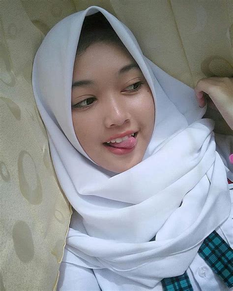 bokep jilbob|Bokep Cewek Jilbab Cantik Ngangkang Berdiri Colmek